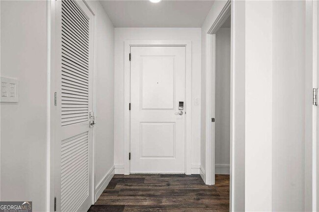 Building Photo - 3338 Peachtree Rd