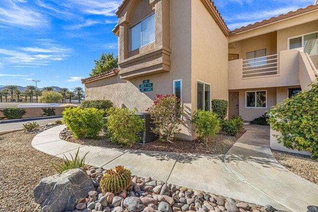 Building Photo - 78121 Crimson Ct