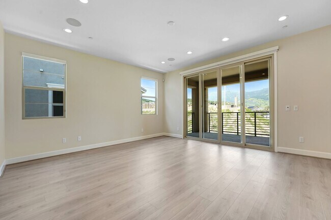 Building Photo - Stunning New Build Home with Breathtaking ...