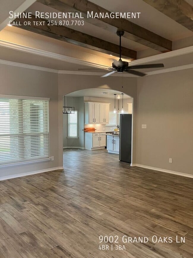 Building Photo - 9002 Grand Oaks Ln