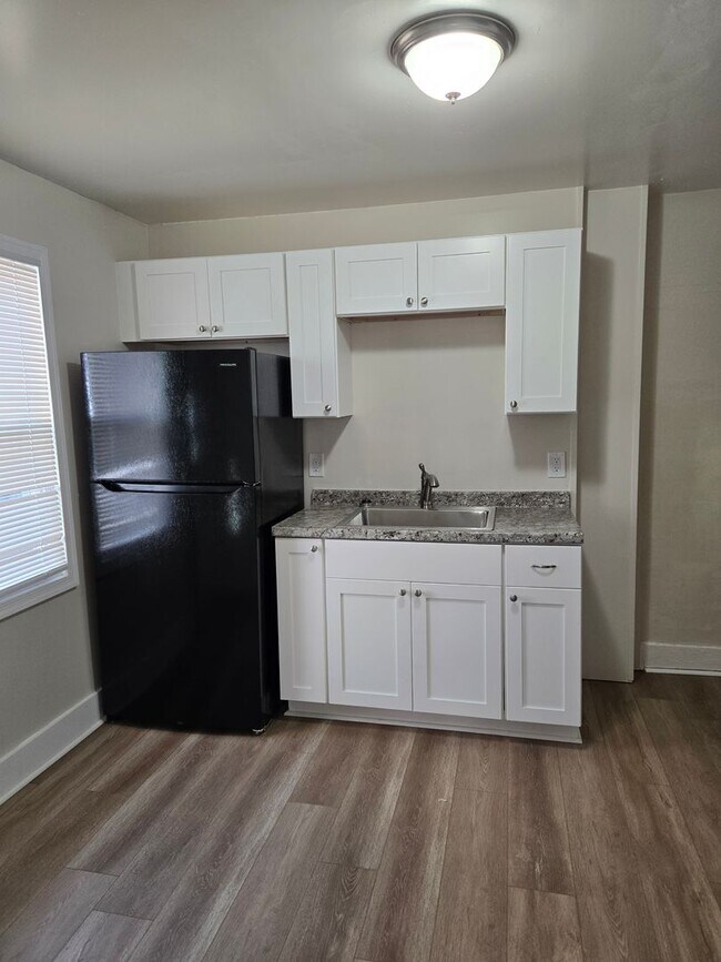 Building Photo - 72/74 Cushing St