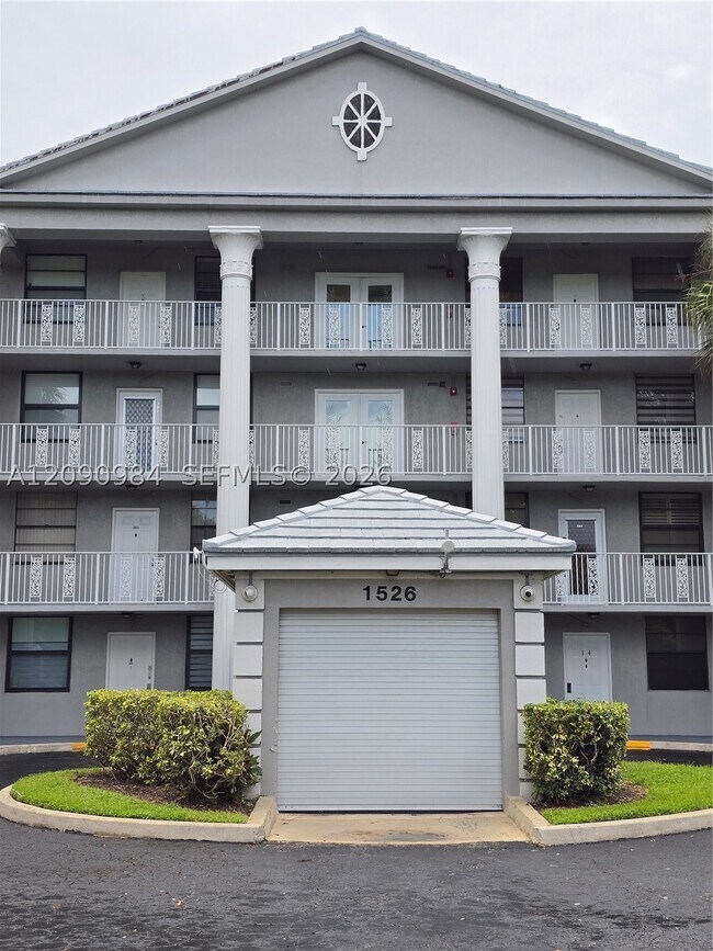 Building Photo - 1526 Whitehall Dr