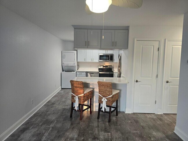 Building Photo - 315 Bream Ave