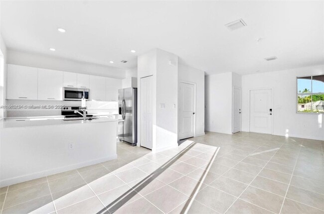 Building Photo - 12900 NW 22nd Pl