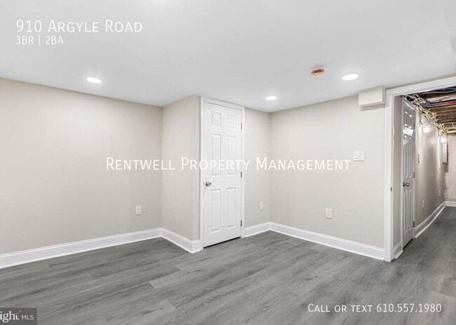 Building Photo - 910 Argyle Rd