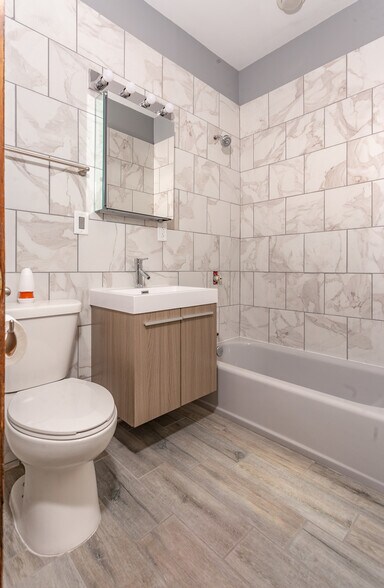 Building Photo - 1427 E 69th Pl
