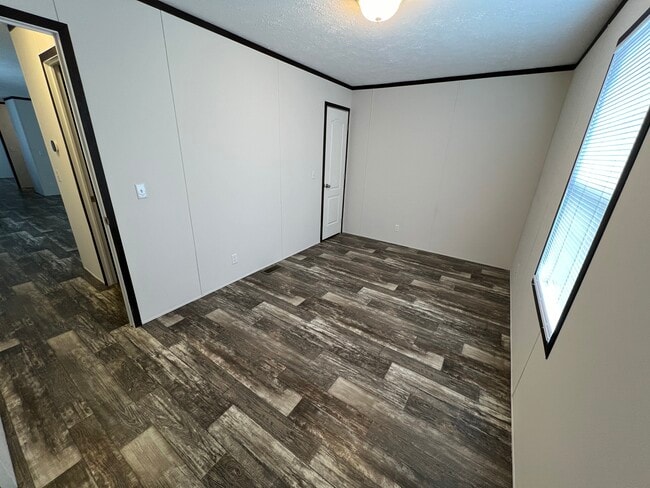 Building Photo - 38112 Ducharme Dr