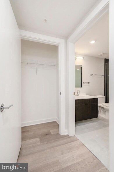 Building Photo - 3449 Scotts Ln