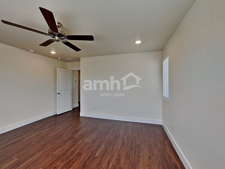 Building Photo - 1368 Alderleaf Ave
