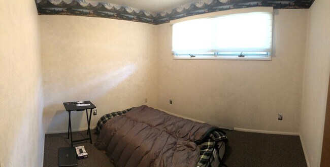 Building Photo - 3 Bed 2 Bath Single Family Home with Additional Space in Basement!