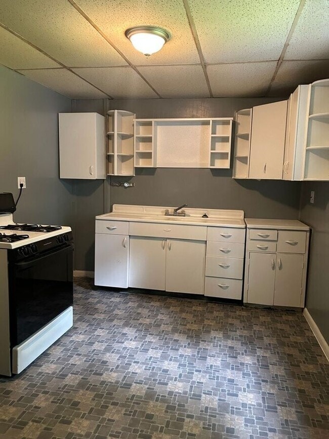 Building Photo - 25 N Washington St