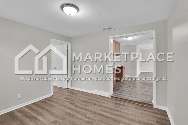 Building Photo - 330 Mercury Dr