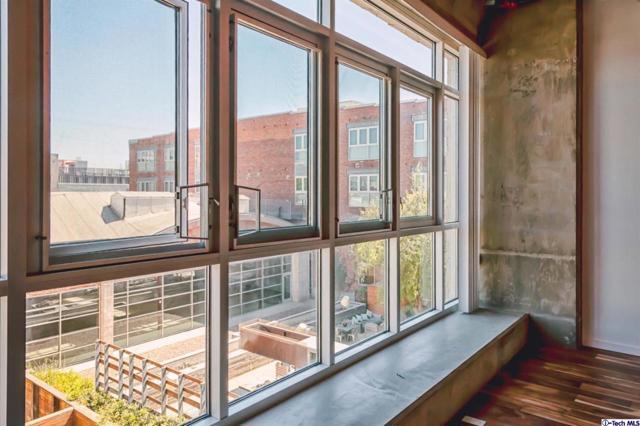 Building Photo - 530 S Hewitt St