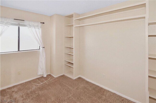 Building Photo - 7709 Kalmalii Ave