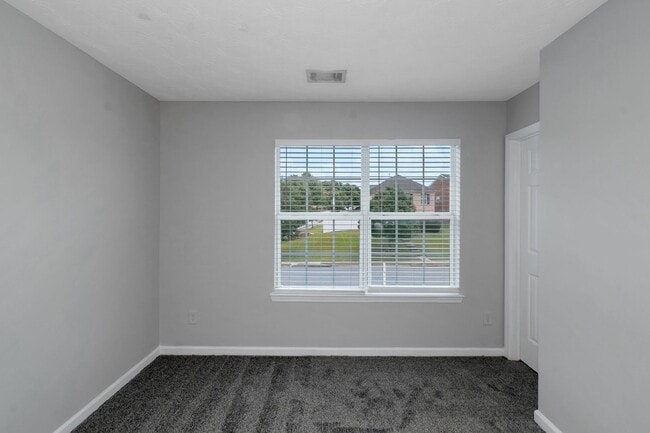 Building Photo - Available Now this Beautiful 4-Bedroom 2.5Baths Home in Stockbridge, GA!
