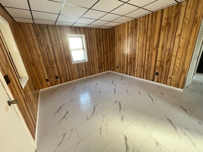 Building Photo - Click the “Apply Now” button or email wapmrentals@gmail.com for a prompt response.