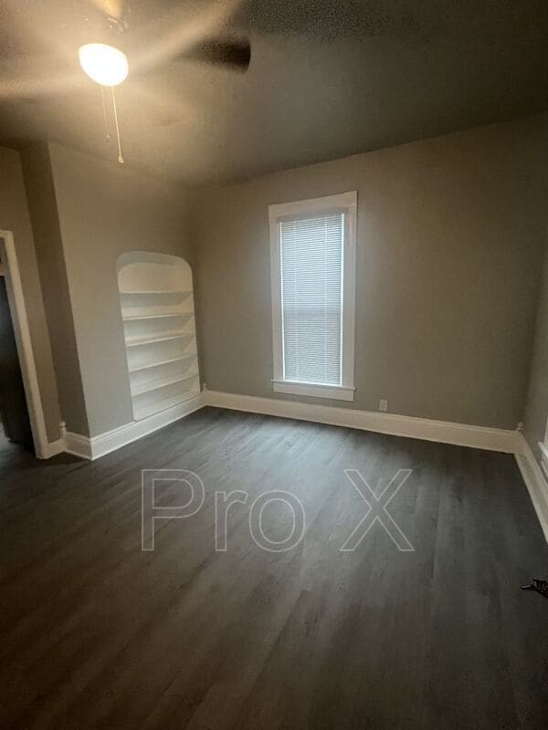 Building Photo - 902B S Moffet Ave