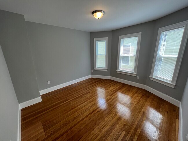 Building Photo - 368 Highland Ave