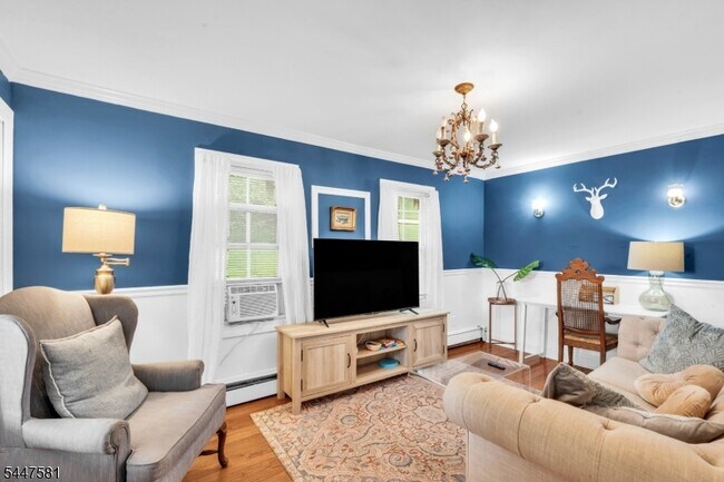 Building Photo - 209 Hudson Ave