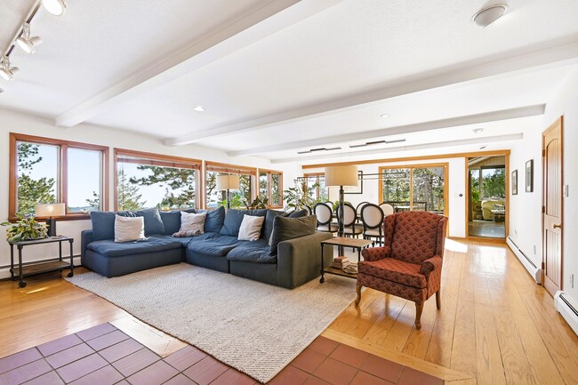 Building Photo - 499 Pine Song Trail