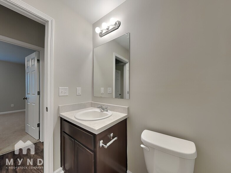 Building Photo - 280 Americana Dr