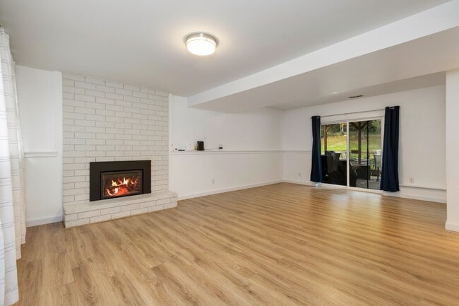 Building Photo - Newly Renovated Bothell Home Sitting on 1 Acre of Land!