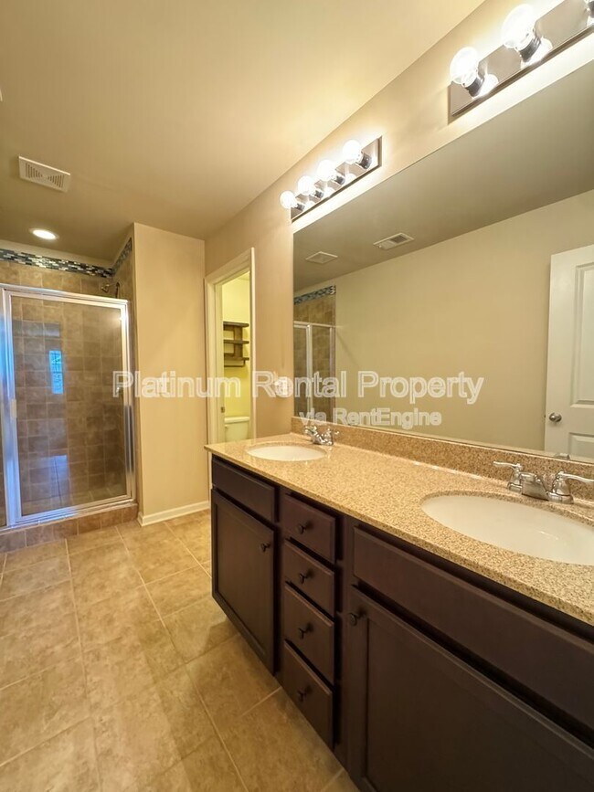 Building Photo - 3343 Blue Springs Walk