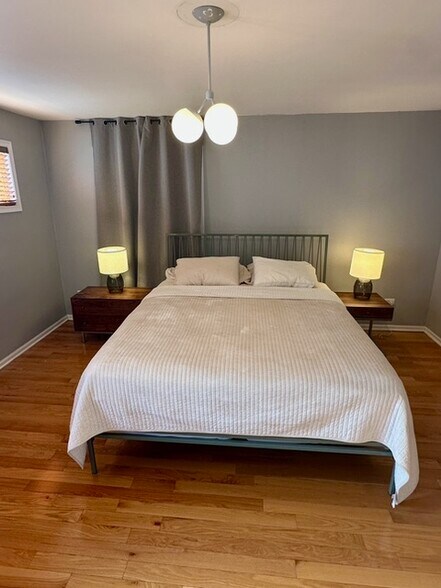 Master Bedroom - 1901 S Louie Pkwy