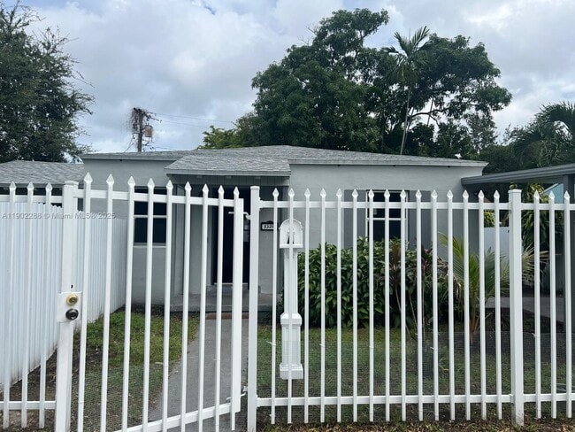 Primary Photo - 5329 NW 8th Ave