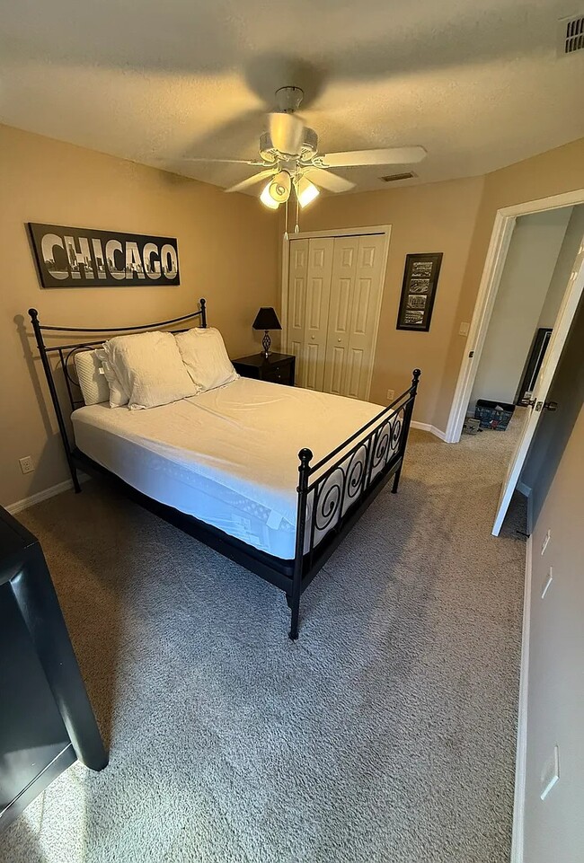 Building Photo - 7215 35th Ln E