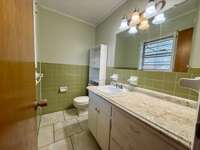 Building Photo - 4 Bedroom/1.5 Bathroom Home in Paragould AR - $1,275/month