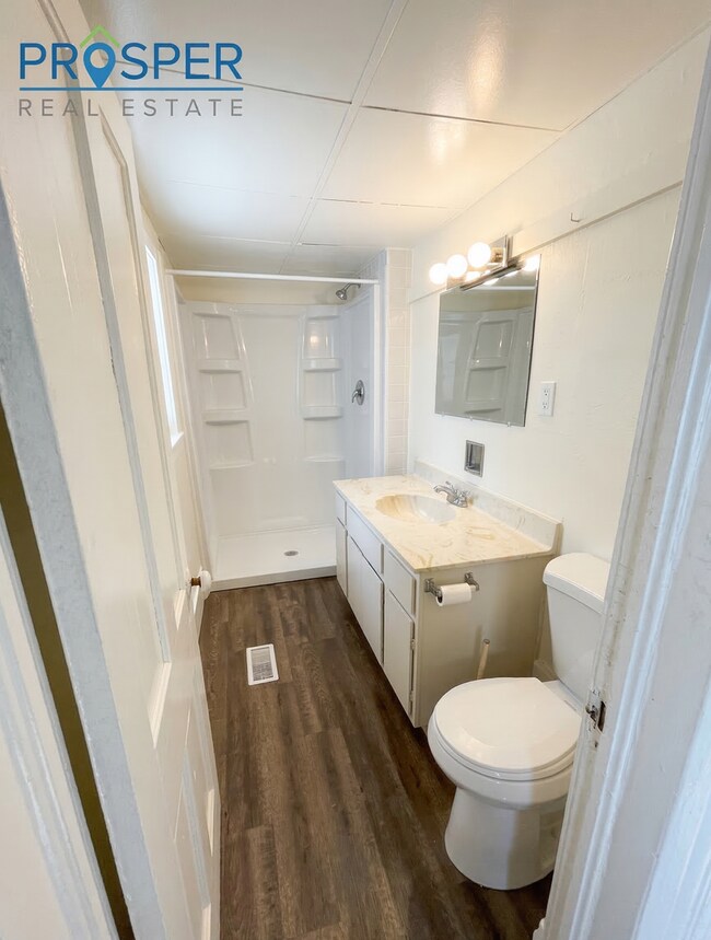 Building Photo - FI1010