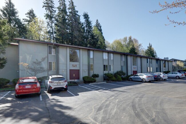 Building Photo - Superb Two Bedroom Renton Condo!  Great Lo...
