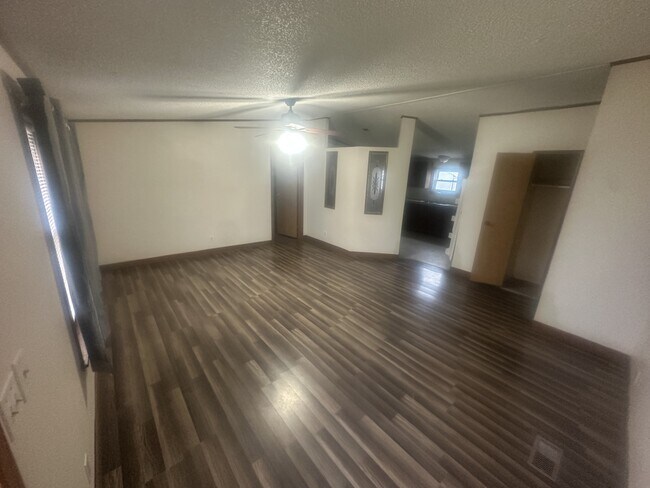 Building Photo - 862 OH-93