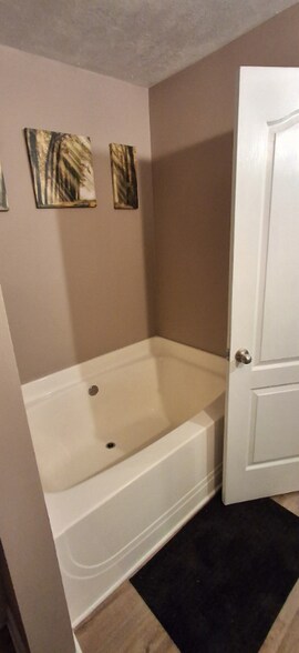 Building Photo - 4717 E Creek Mill Ct