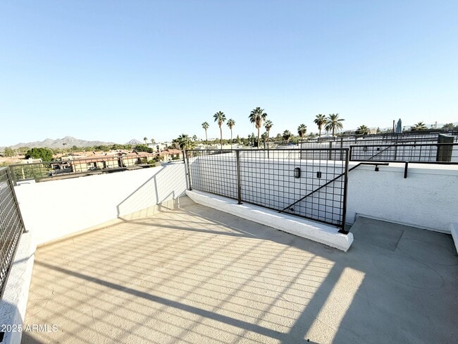 Building Photo - 7847 N 20th Glen