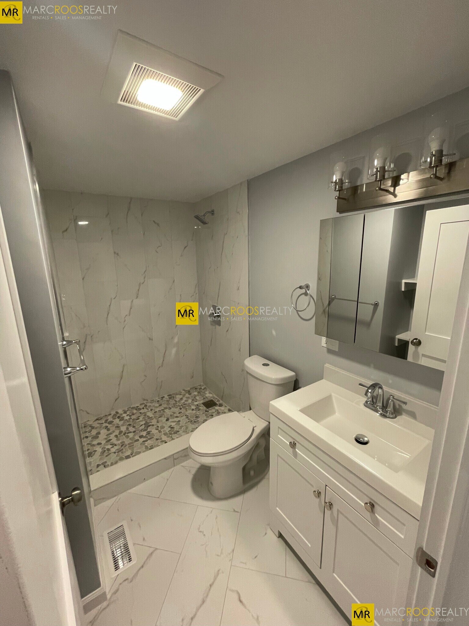 Building Photo - 33 Raymond Ave