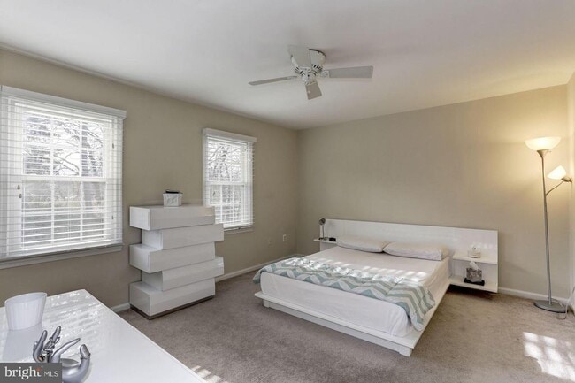 Building Photo - 6069 Crown Royal Cir