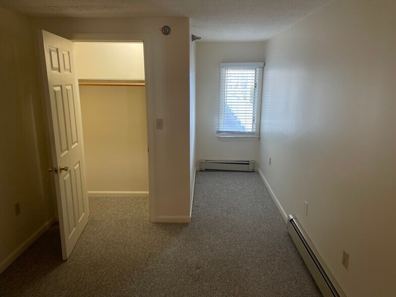 Building Photo - 844 State St