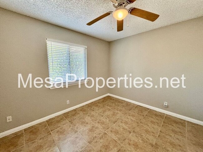 Building Photo - 19158 Live Oak St