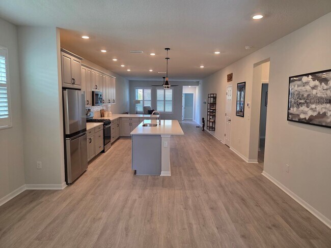 Building Photo - Three Bedroom / 2 Bath House - Waterset