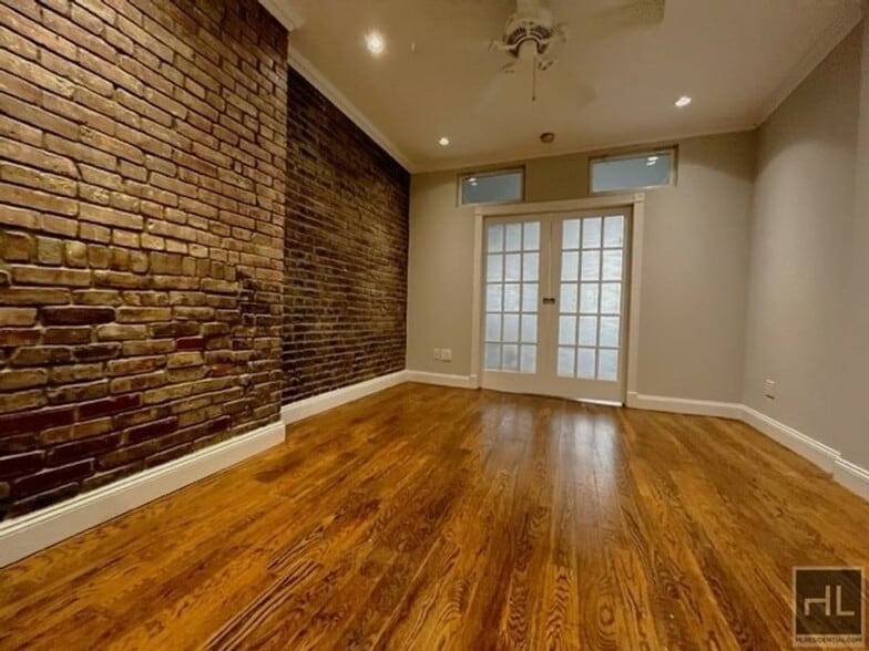 Building Photo - 2ND AVE.