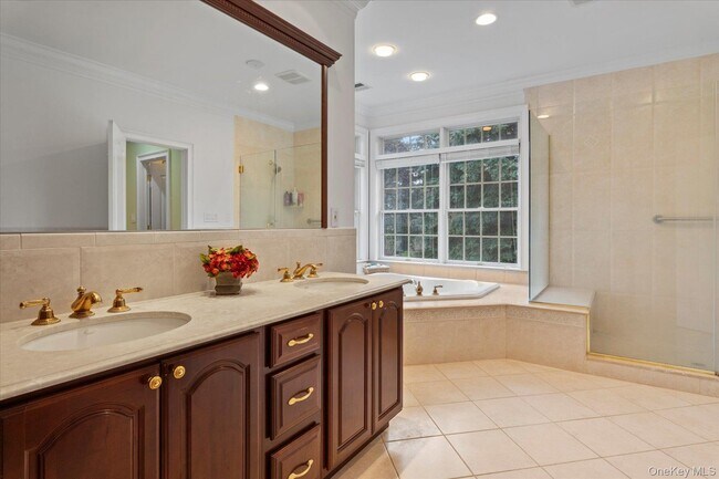 Building Photo - 2995 Laurel Trail