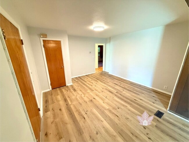 Building Photo - Charming 3-Bedroom Rental, Newly Updated! ...