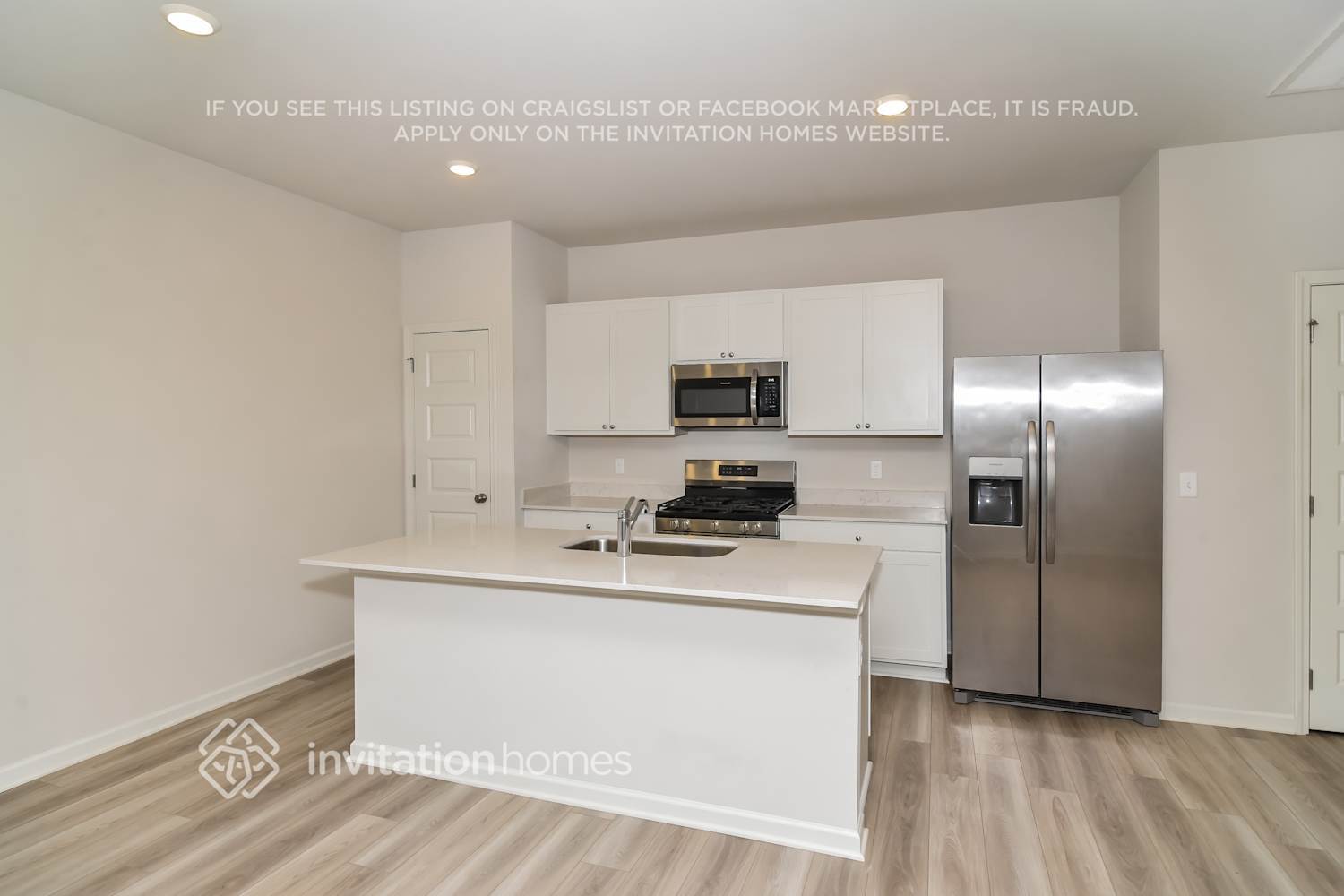 Building Photo - 5088 Mifford Dr