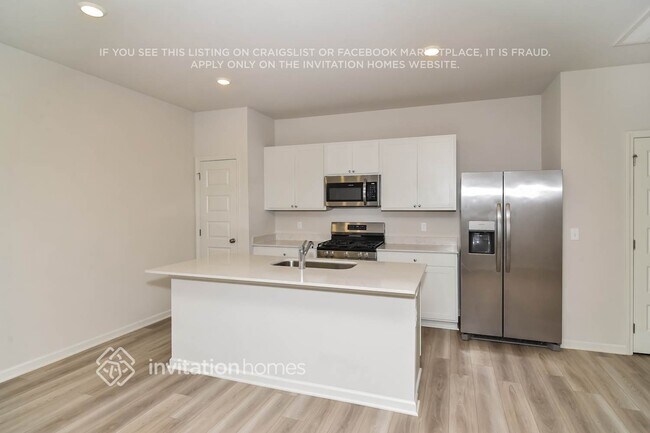 Building Photo - 5088 Mifford Dr