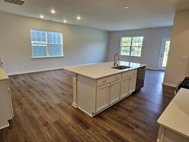 Building Photo - Bell Farm Community - 3BR / 2BA + Garage