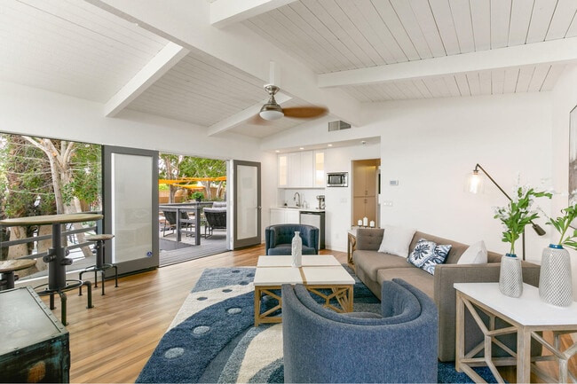 Building Photo - 73265 Tamarisk St