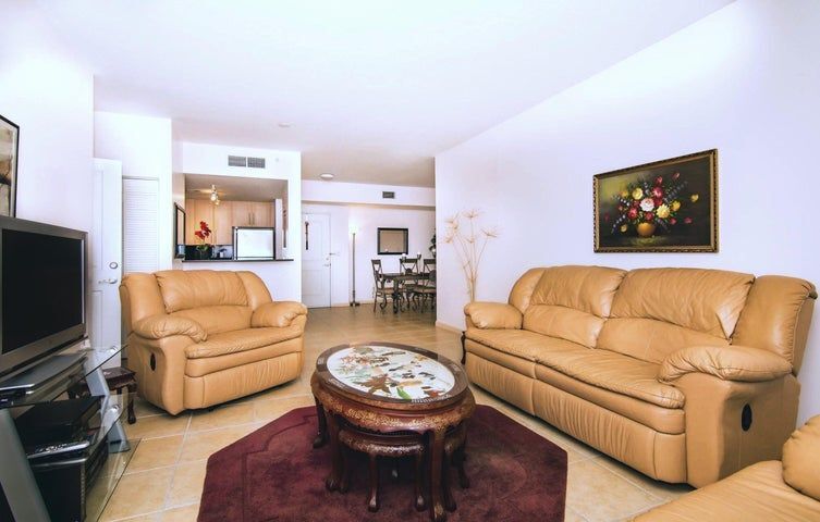 Building Photo - 511 SE 5 Ave