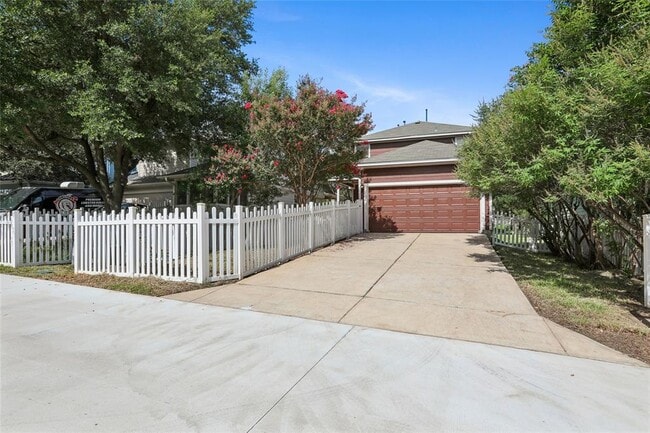 Building Photo - 1001 Monadale Trail